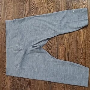 Nike gray capri Leggings, 3x, nwt